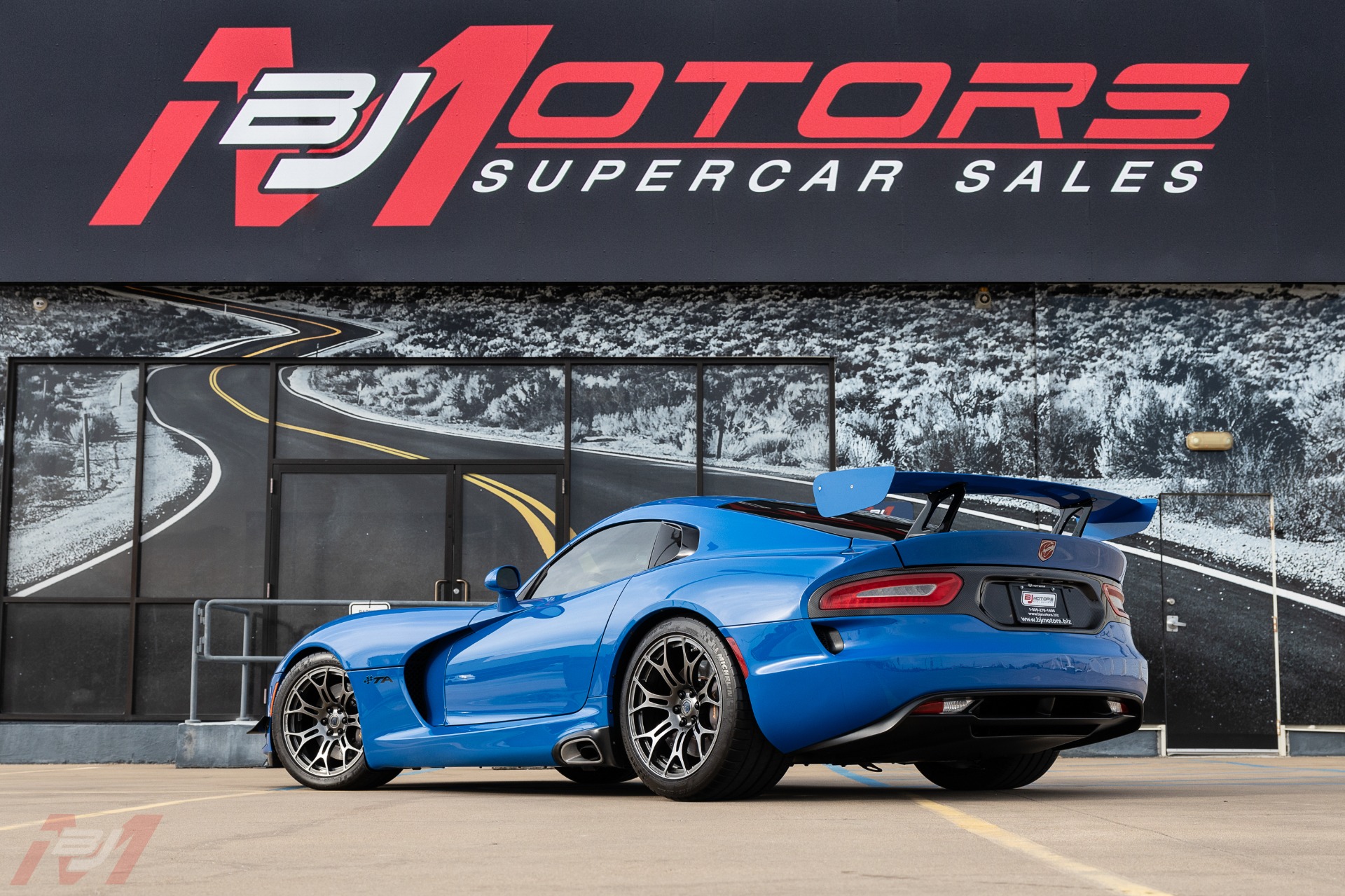 Used-2015-Dodge-Viper-TA-20--001