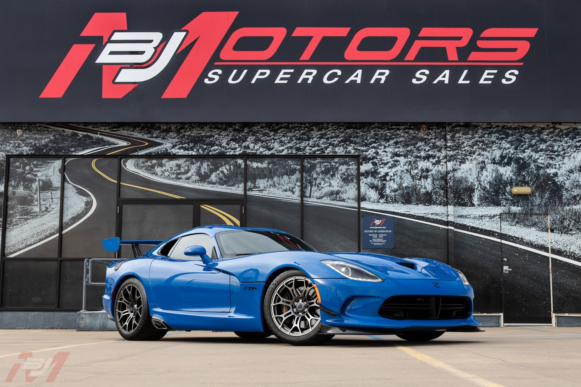 Used-2015-Dodge-Viper-TA-20--001