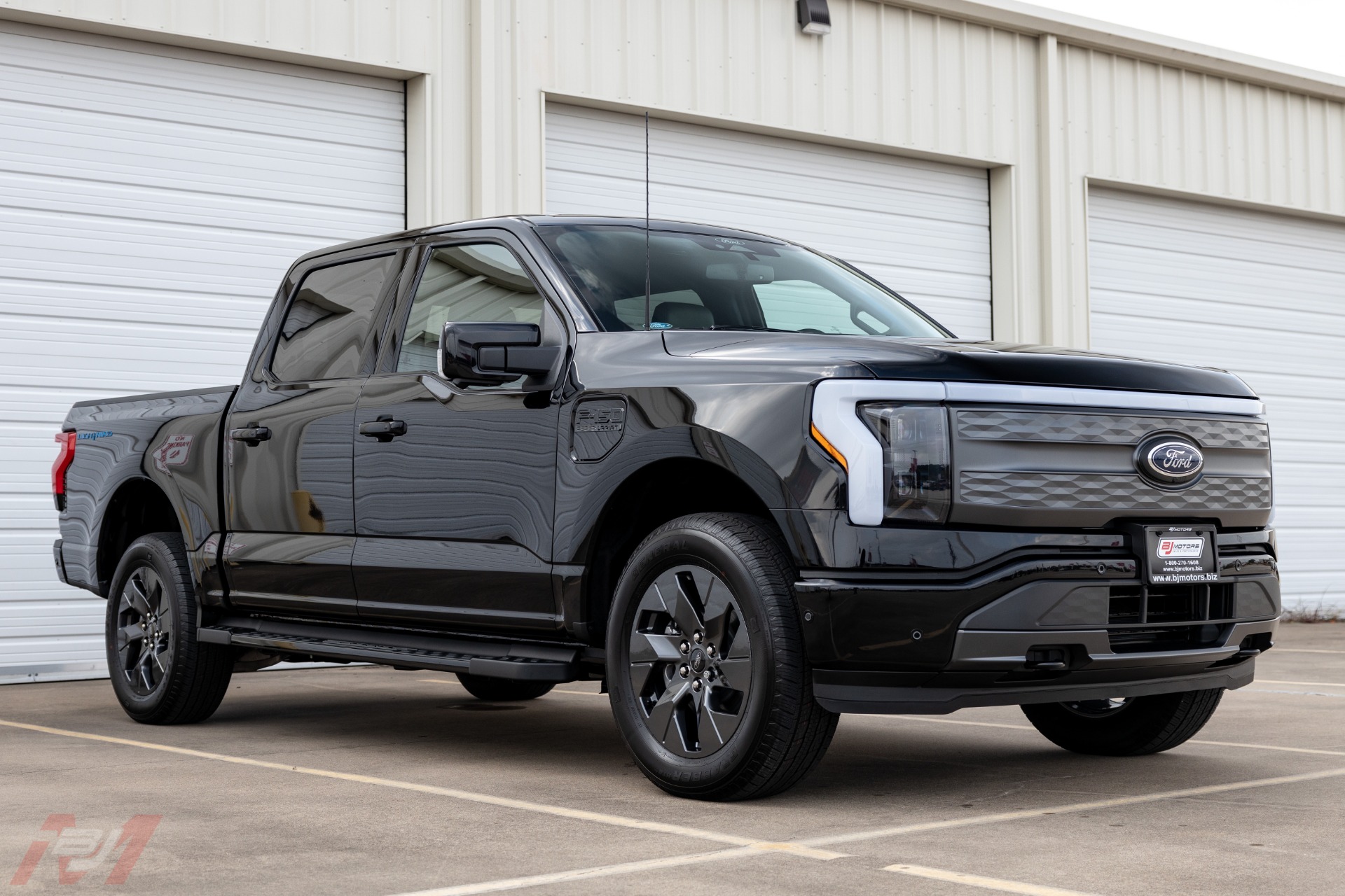 Used-2022-Ford-F-150-Lightning-Lariat