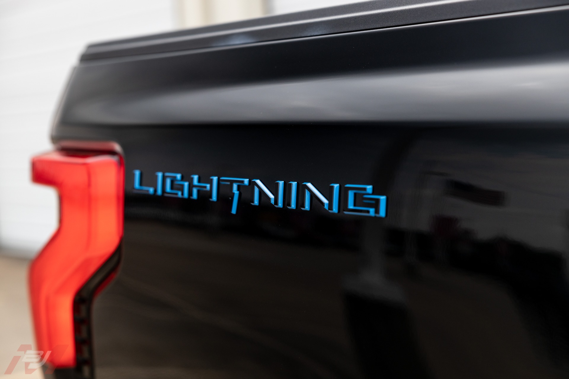 Used-2022-Ford-F-150-Lightning-Lariat