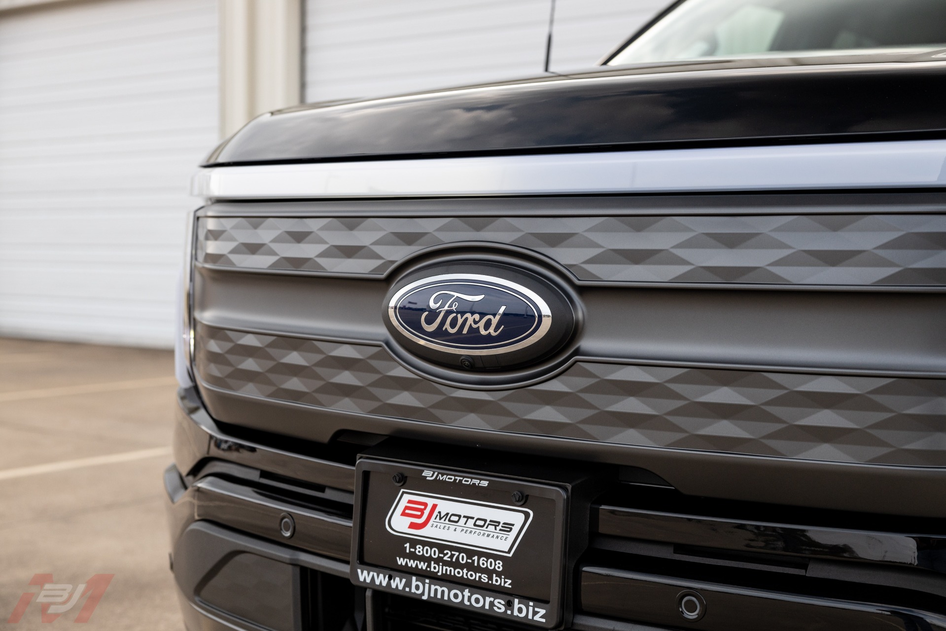 Used-2022-Ford-F-150-Lightning-Lariat