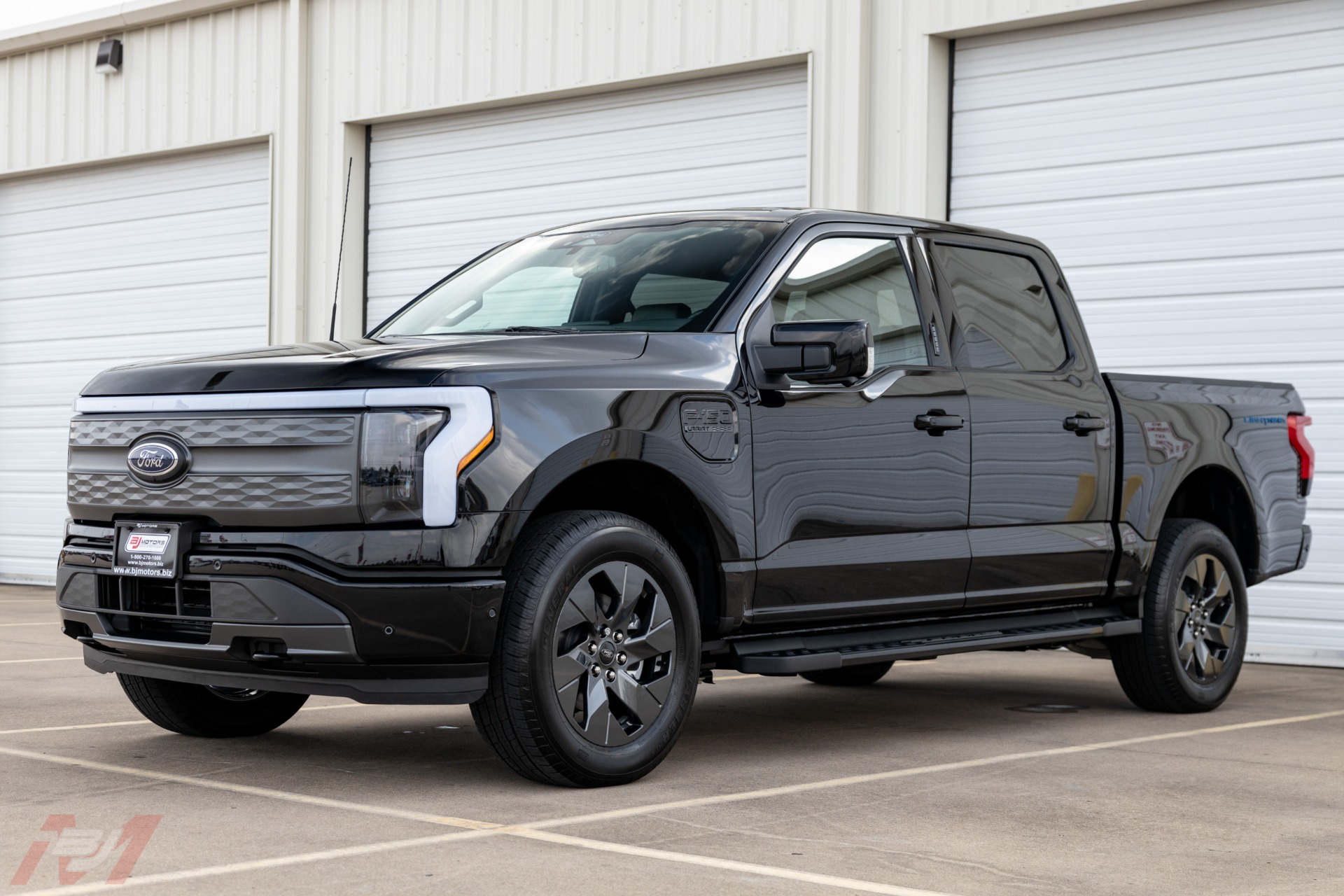 Used-2022-Ford-F-150-Lightning-Lariat