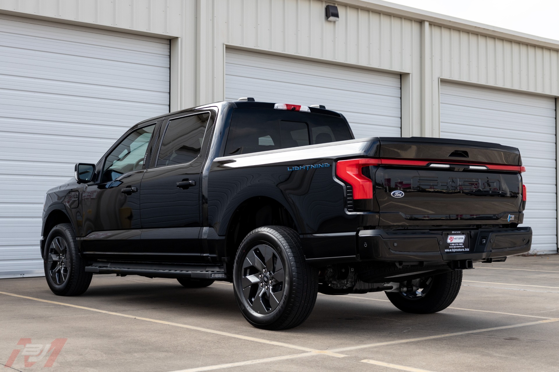 Used-2022-Ford-F-150-Lightning-Lariat