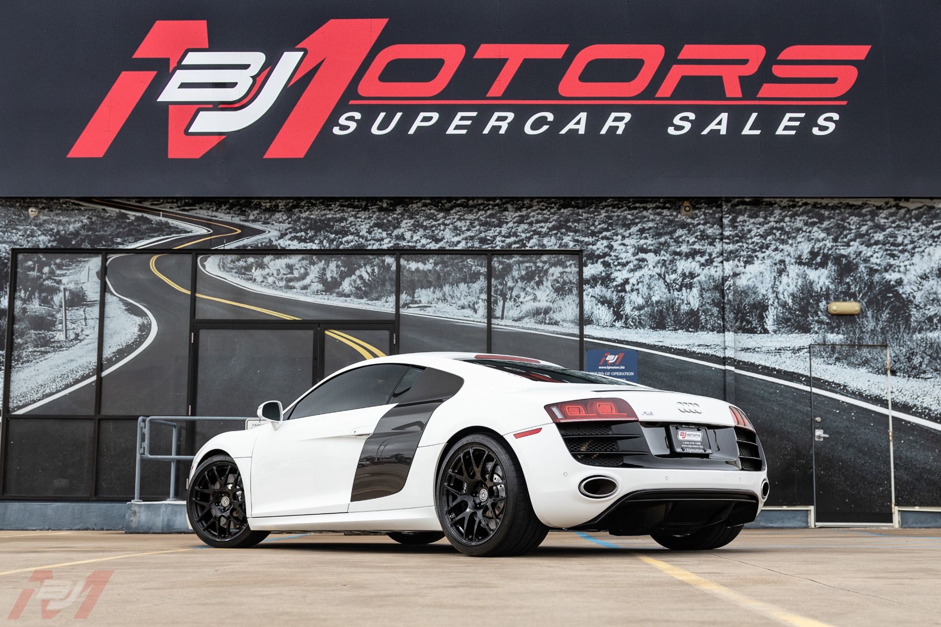 Used-2010-Audi-R8-52-quattro