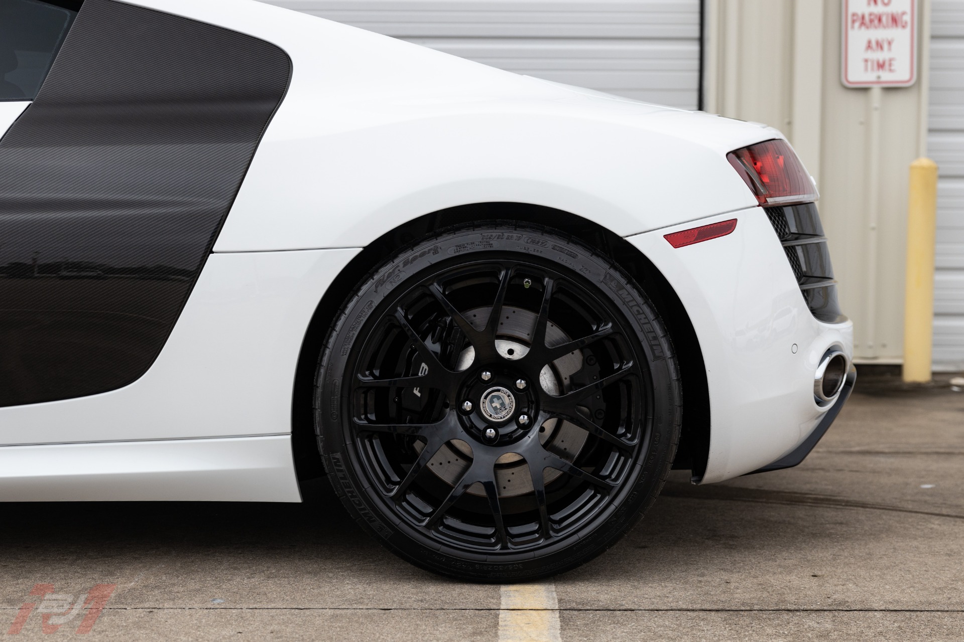 Used-2010-Audi-R8-52-quattro