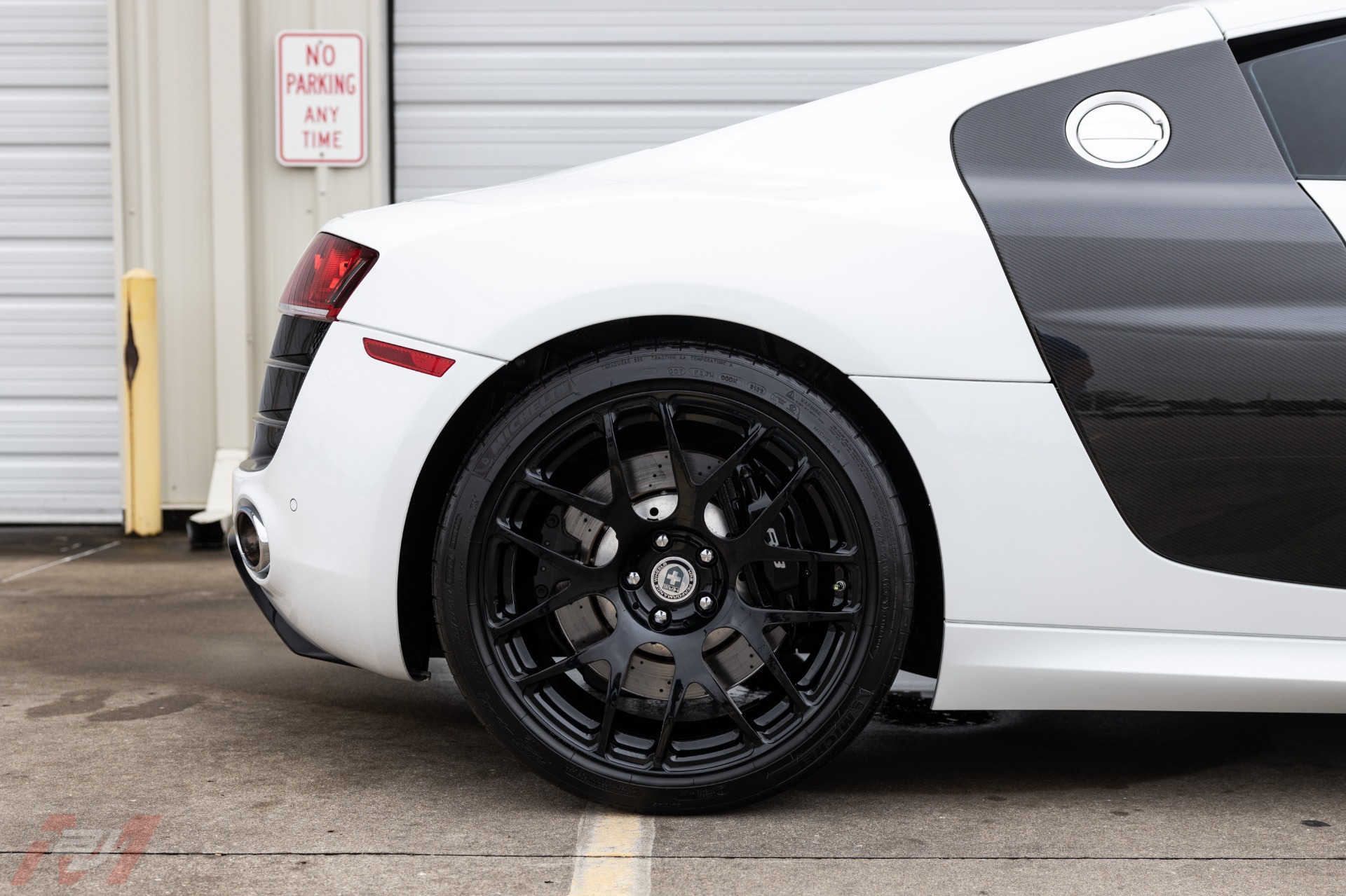 Used-2010-Audi-R8-52-quattro