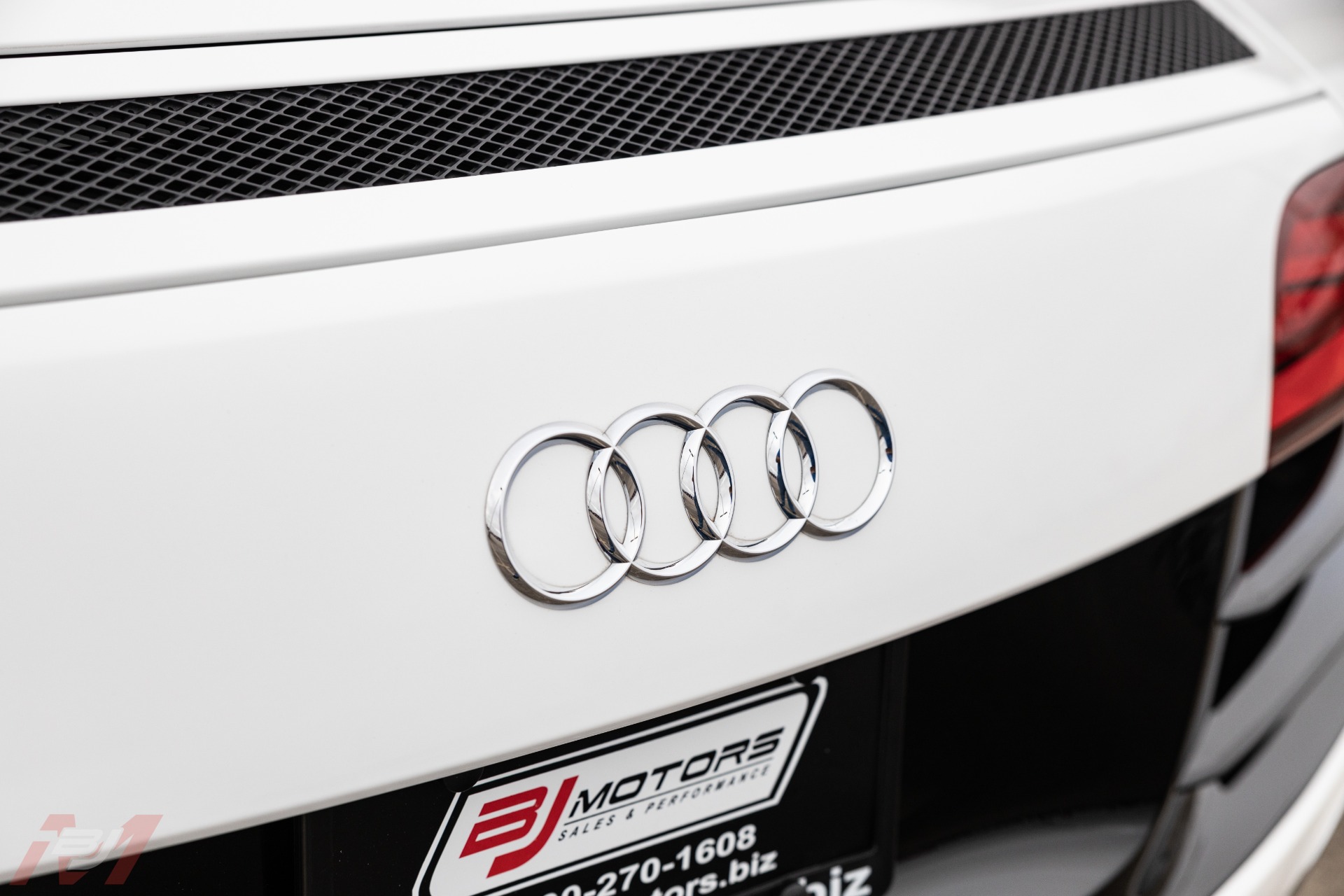 Used-2010-Audi-R8-52-quattro