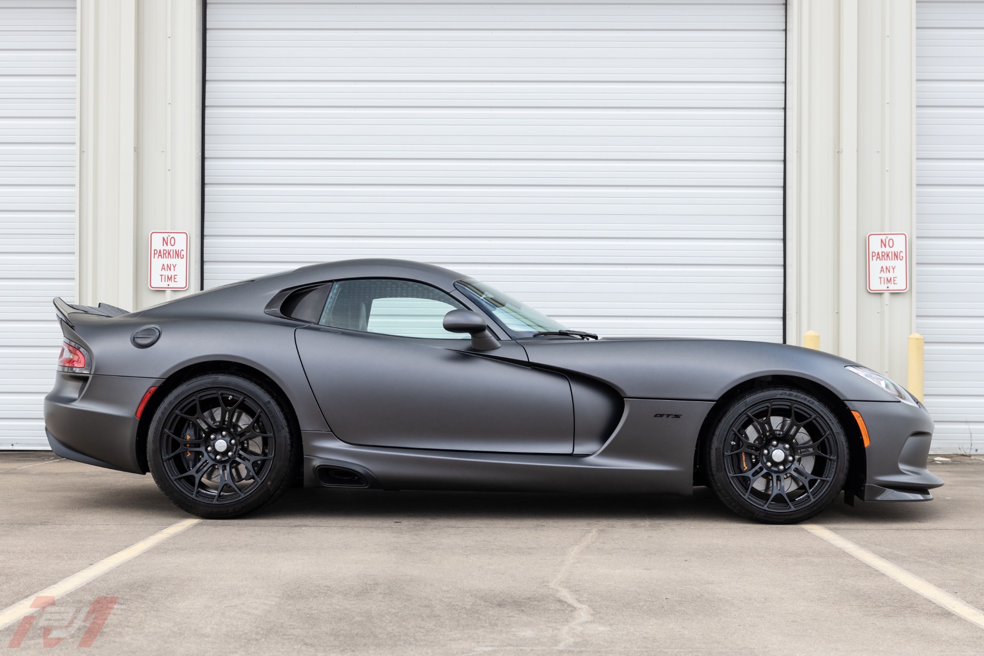 Used-2014-Dodge-Viper-GTS-Carbon-Edition-TA