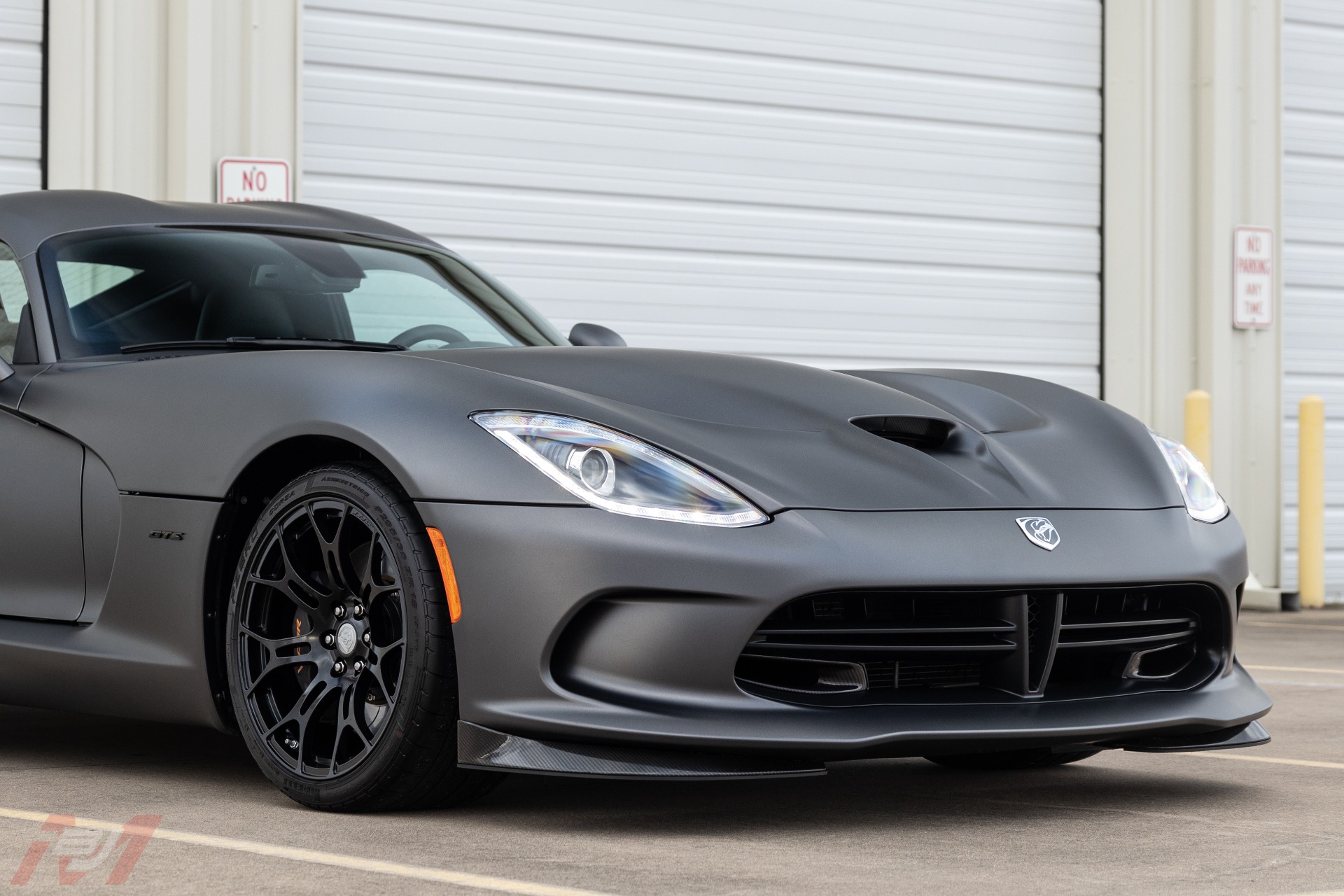 Used-2014-Dodge-Viper-GTS-Carbon-Edition-TA