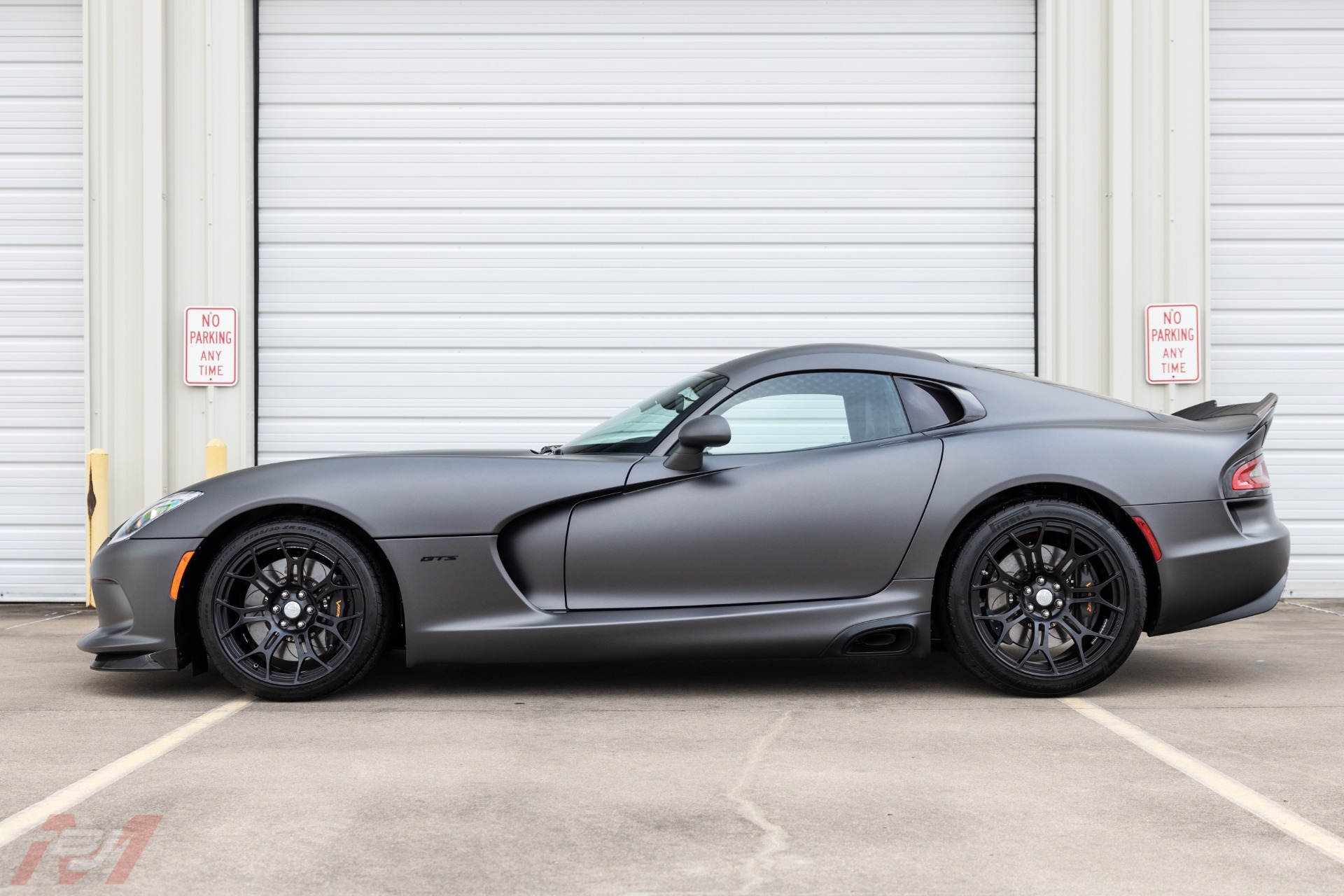 Used-2014-Dodge-Viper-GTS-Carbon-Edition-TA