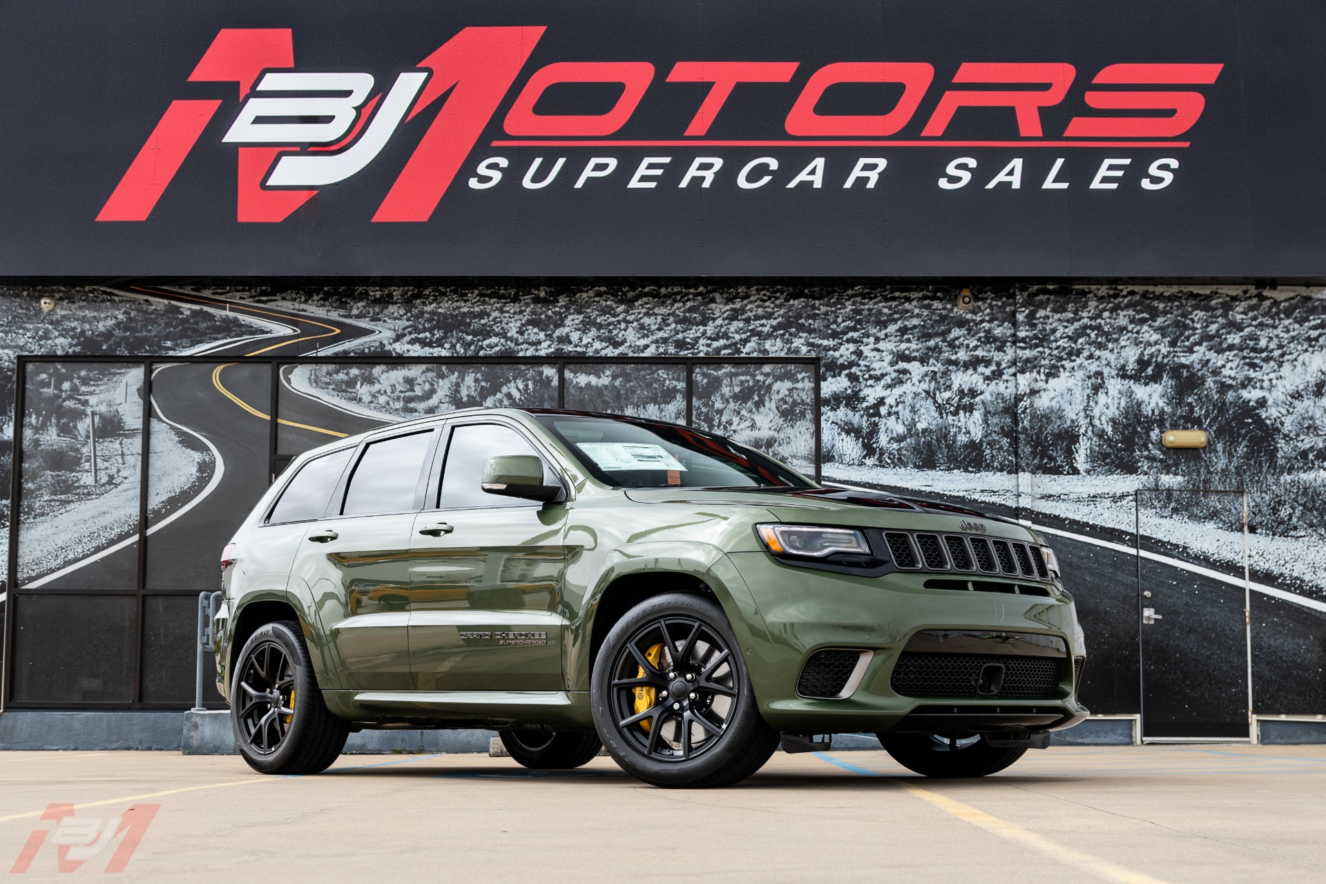 Used-2021-Jeep-Grand-Cherokee-Trackhawk