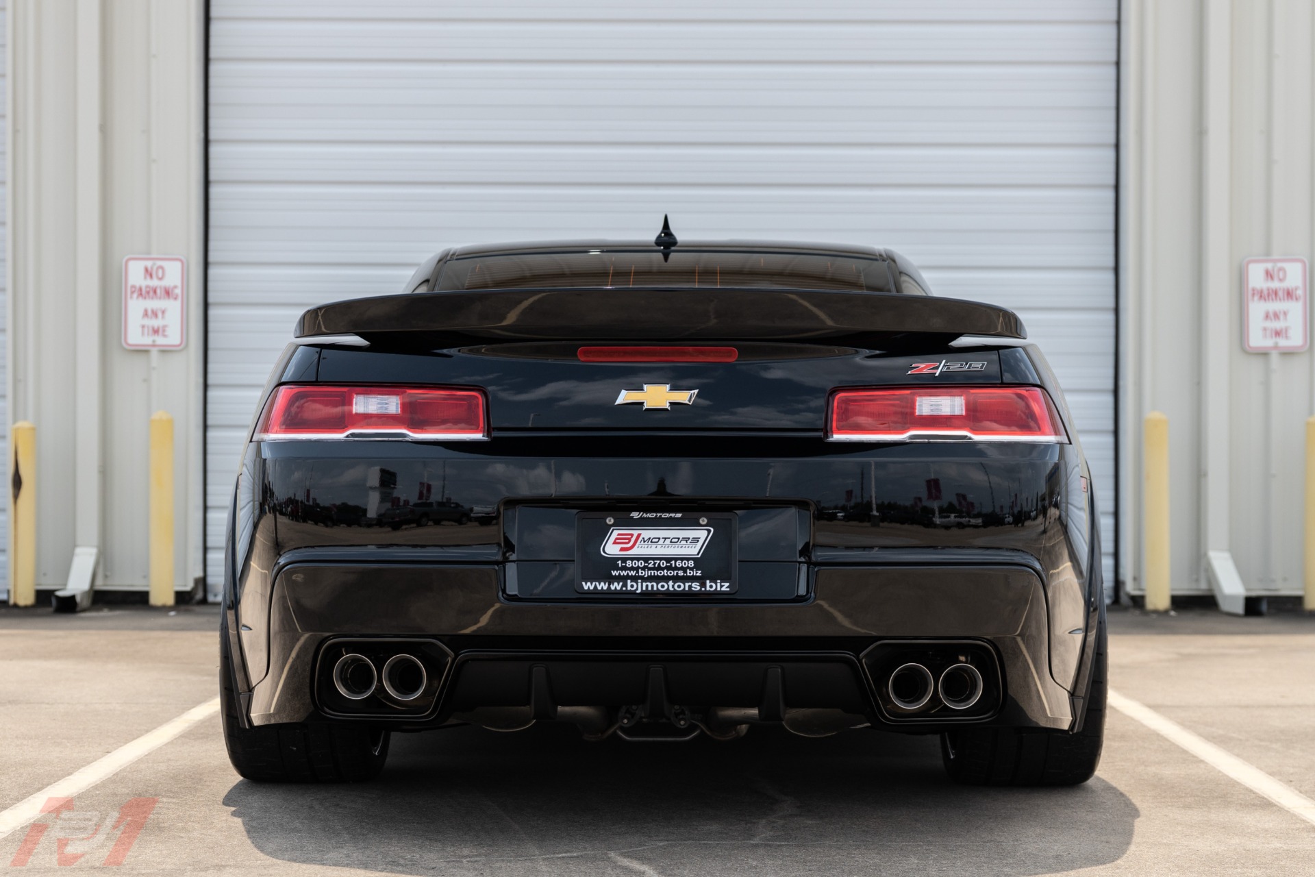 Used-2015-Chevrolet-Camaro-Z28-with-41-miles