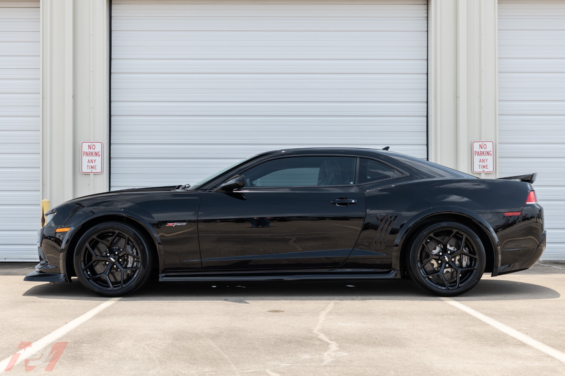 Used-2015-Chevrolet-Camaro-Z28-with-41-miles