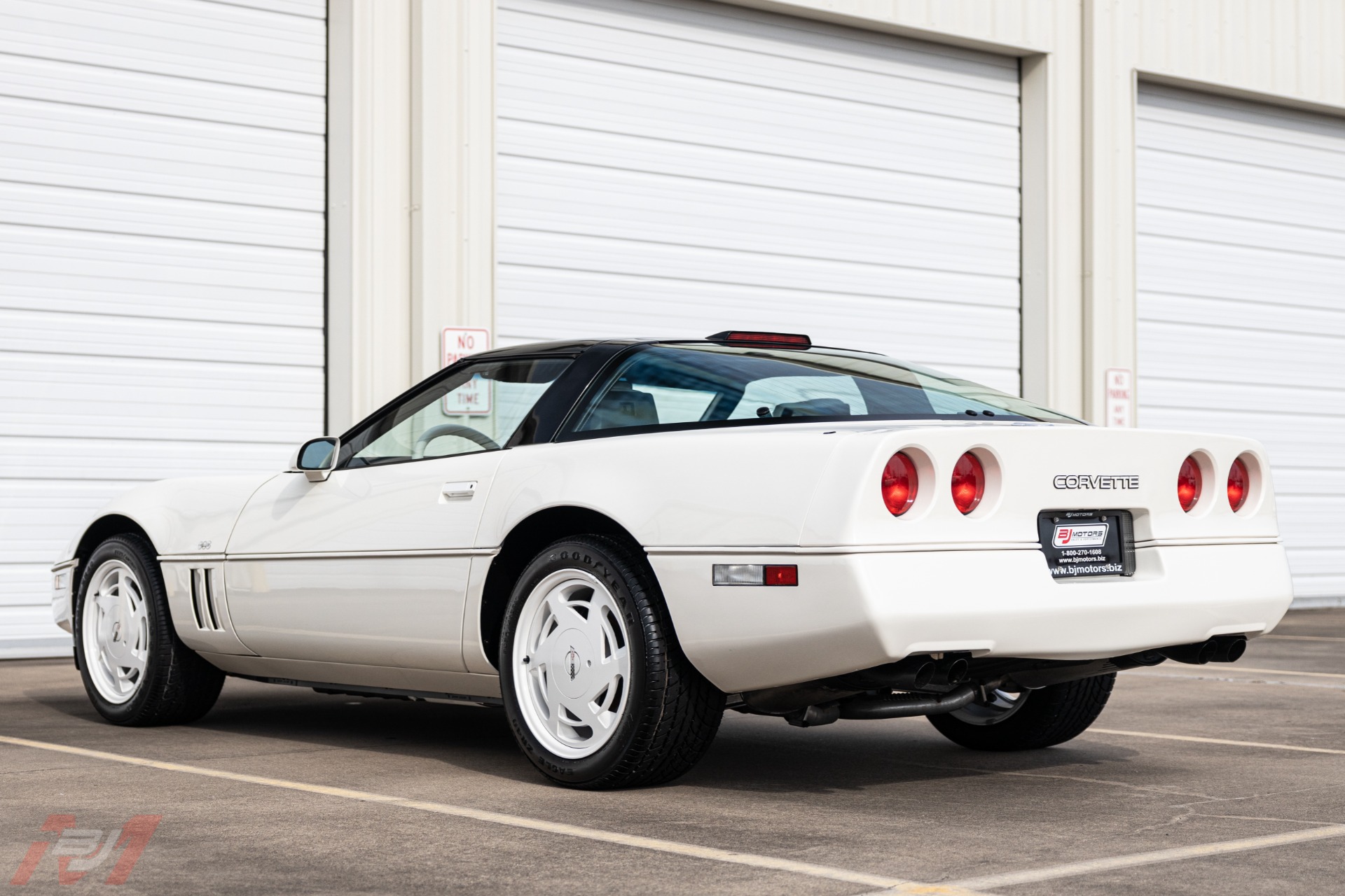 Used-1988-Chevrolet-Corvette-35th-Anniversary-with-491-miles