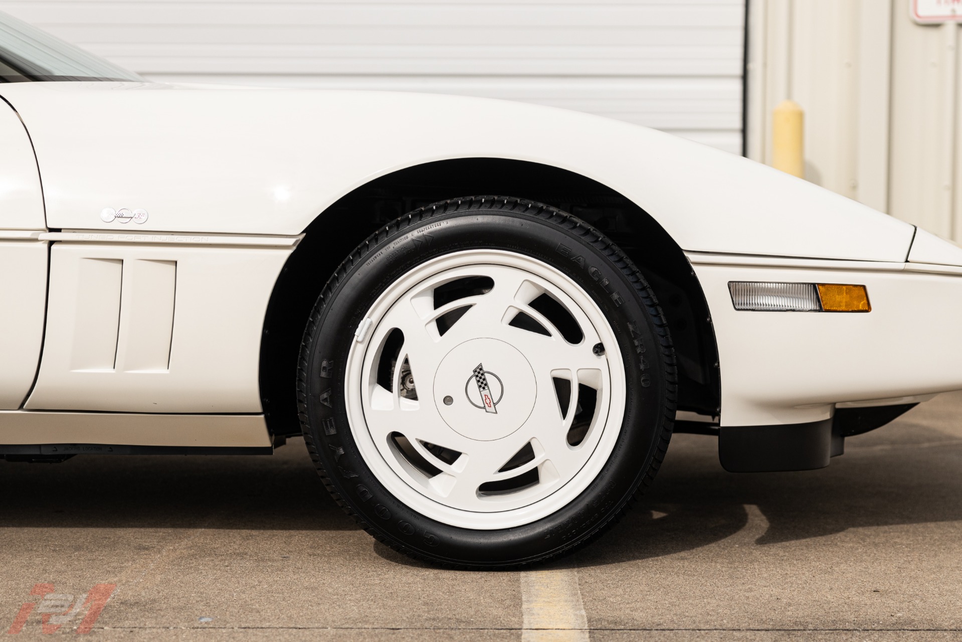 Used-1988-Chevrolet-Corvette-35th-Anniversary-with-491-miles