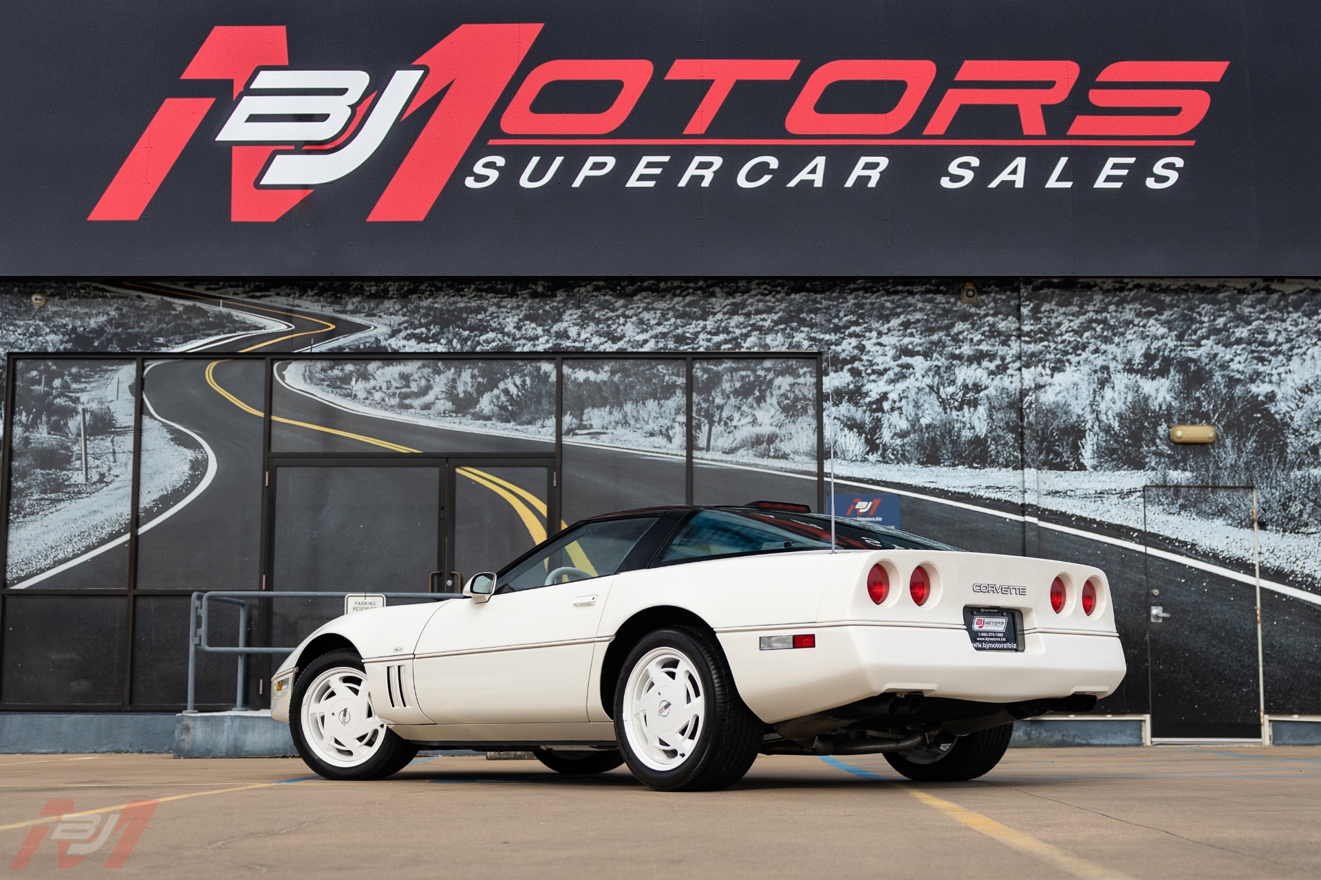 Used-1988-Chevrolet-Corvette-35th-Anniversary-with-491-miles