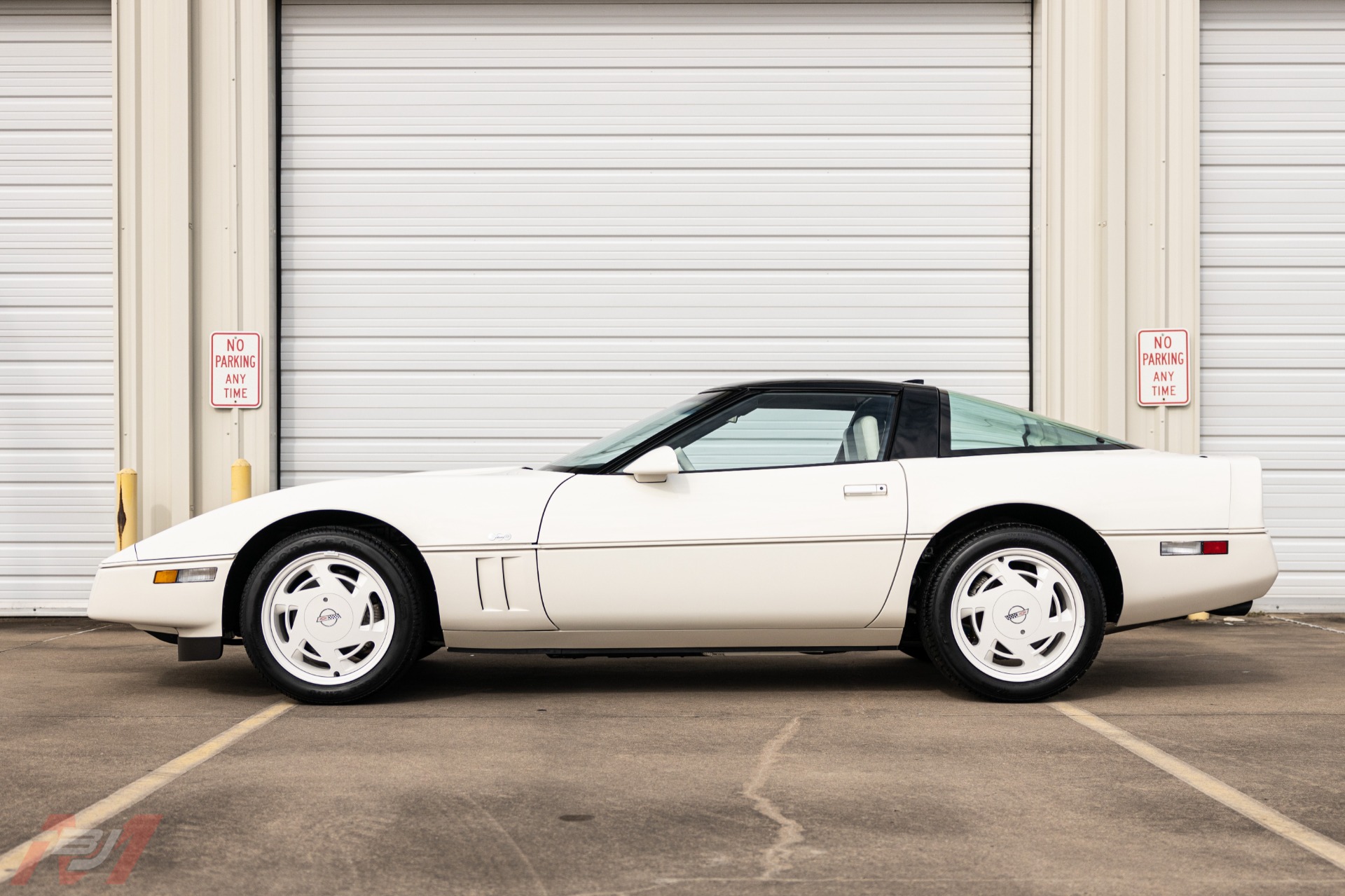 Used-1988-Chevrolet-Corvette-35th-Anniversary-with-491-miles