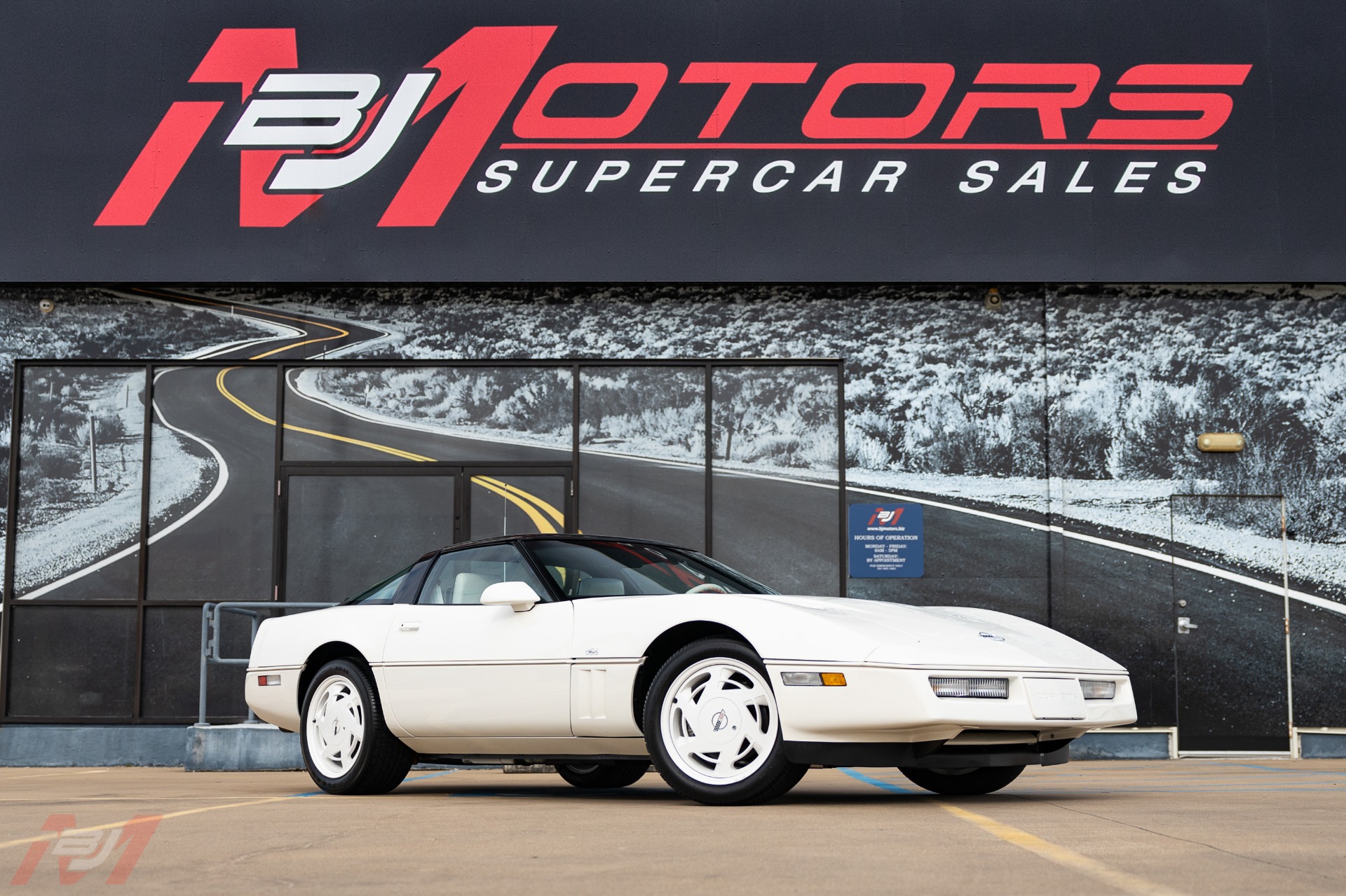 Used-1988-Chevrolet-Corvette-35th-Anniversary-with-491-miles