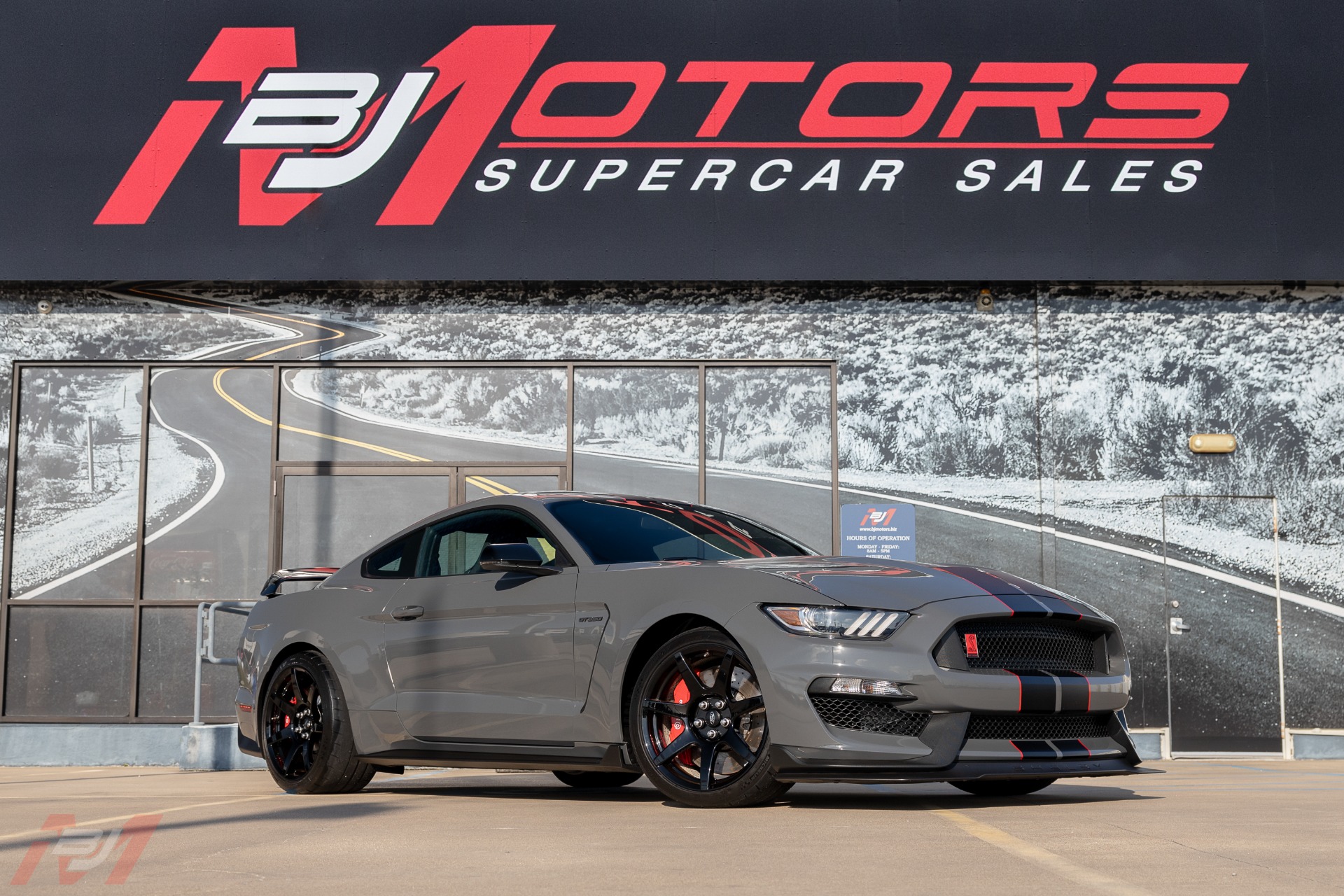 Used-2018-Ford-Mustang-Shelby-GT350R