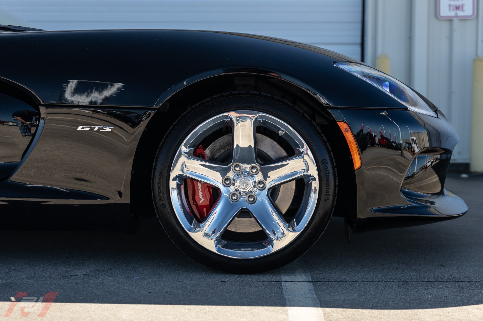 Used-2013-Dodge-Viper-GTS