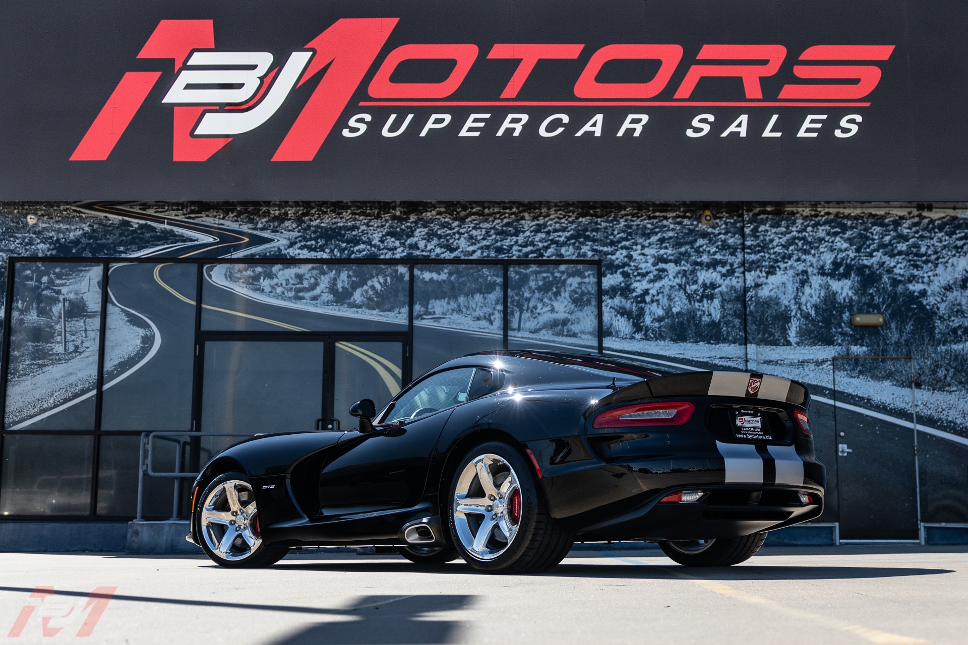 Used-2013-Dodge-Viper-GTS