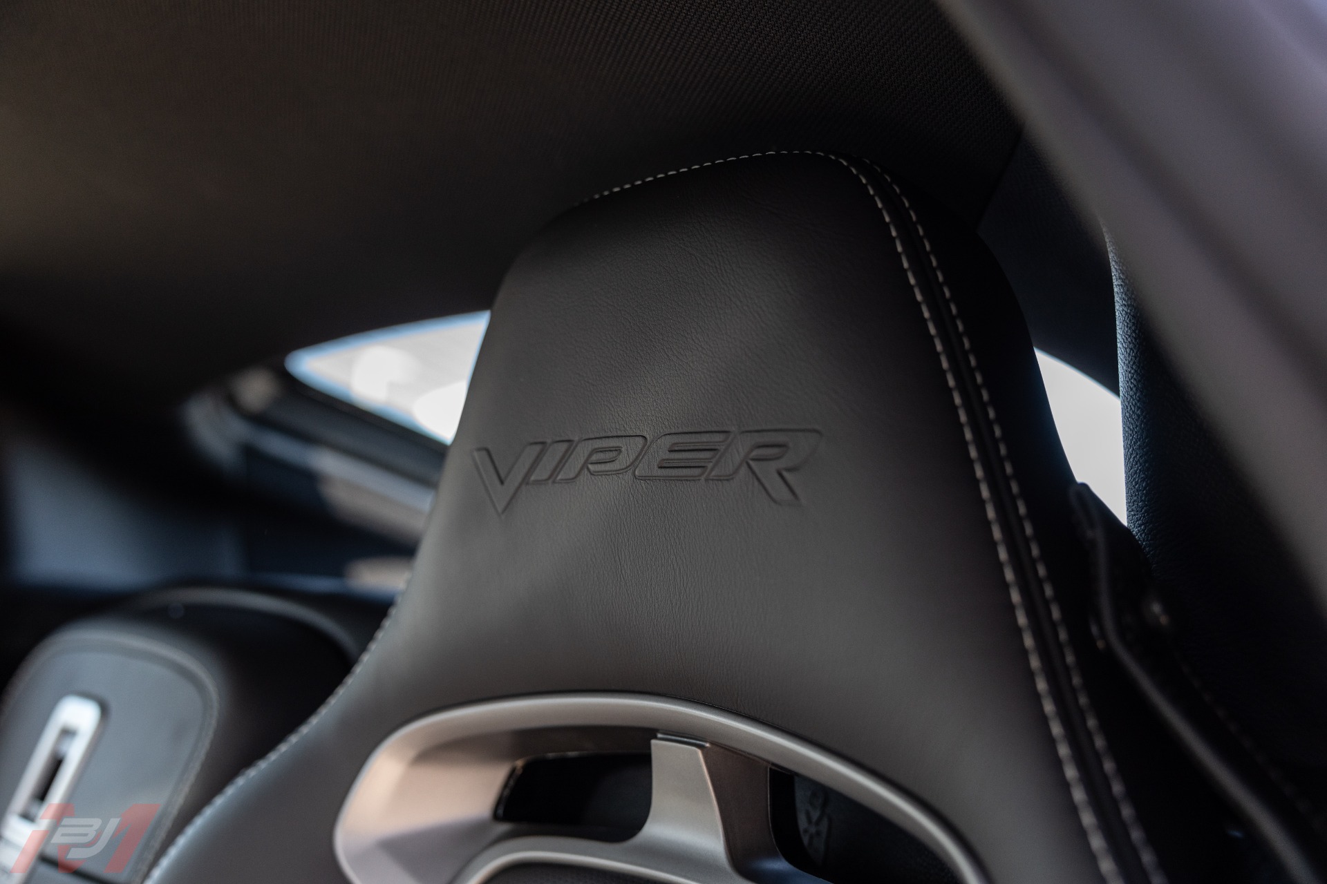 Used-2013-Dodge-Viper-GTS