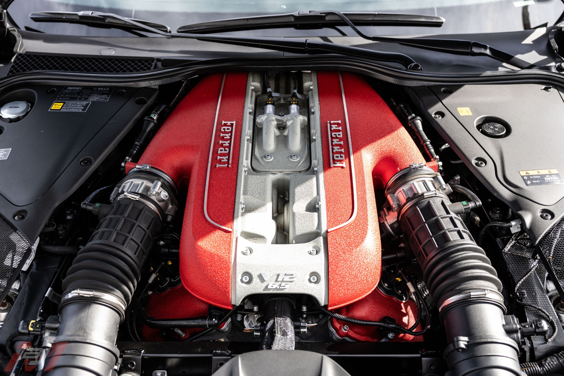 Used-2020-Ferrari-812-Superfast-$423K-MSRP
