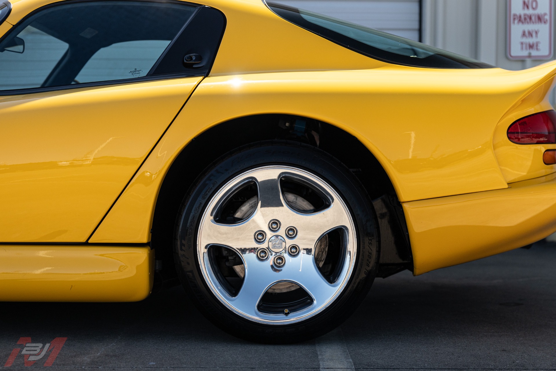 Used-2001-Dodge-Viper-GTS