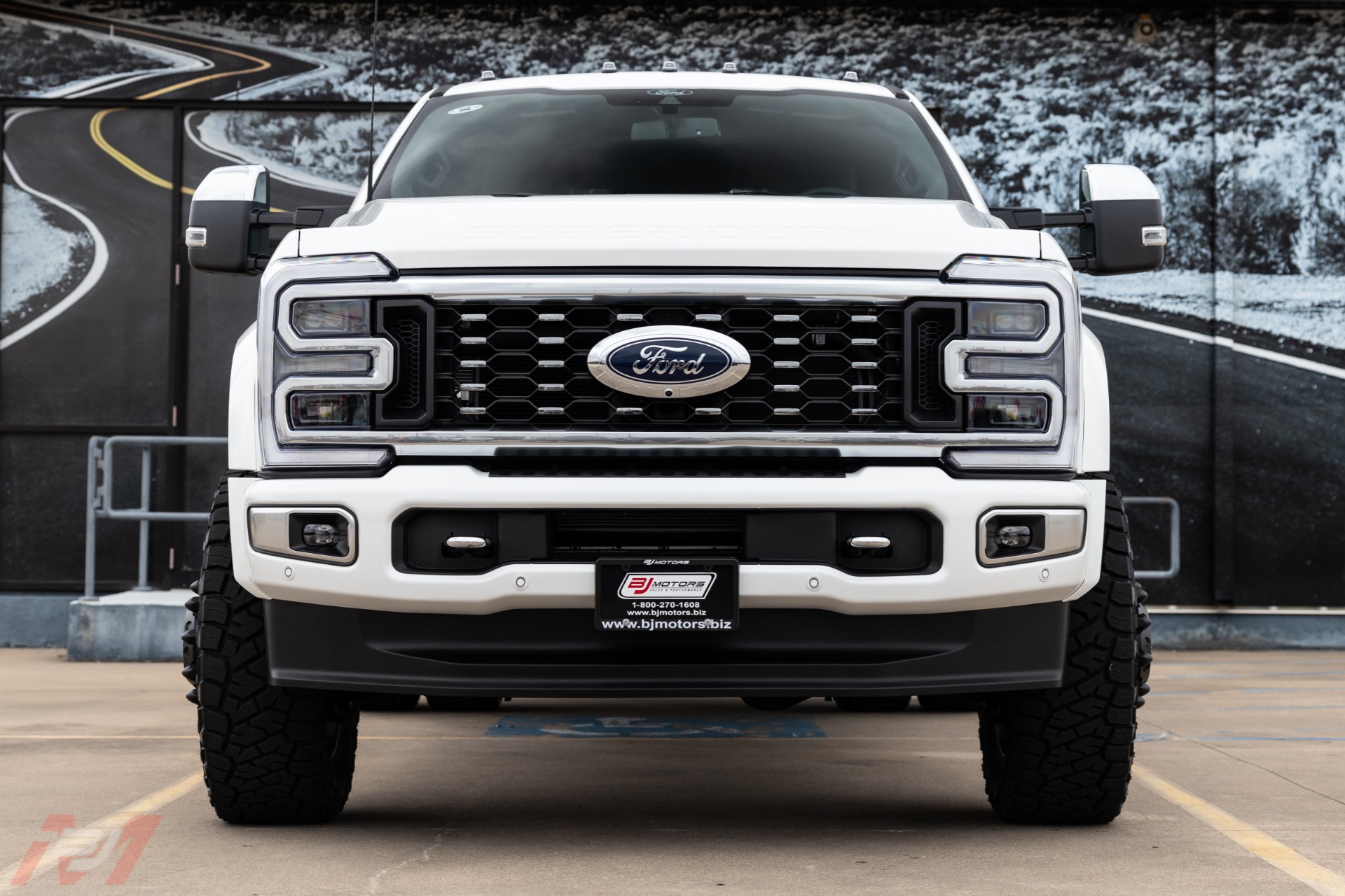 Used-2024-Ford-F-450-Super-Duty-Platinum