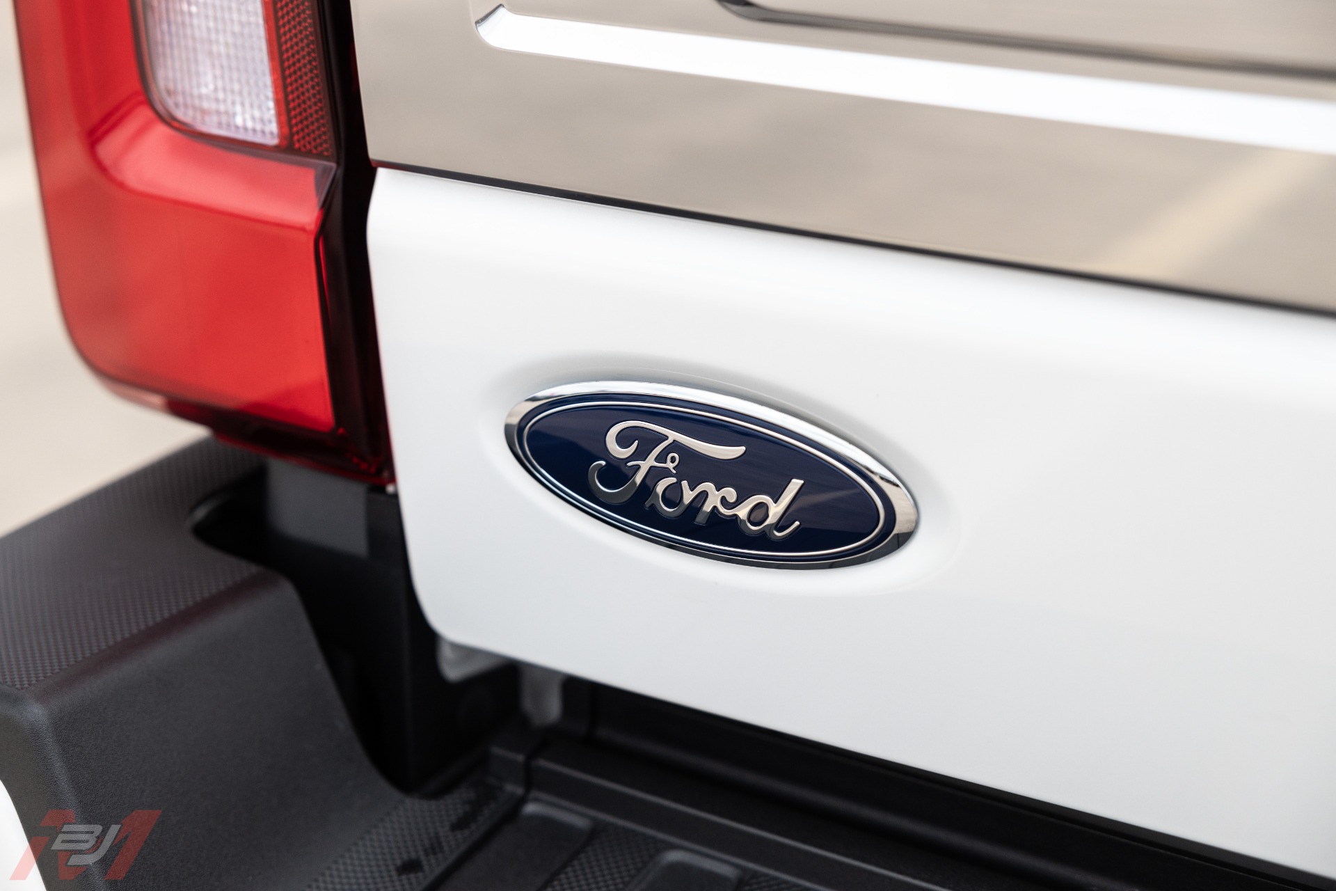 Used-2024-Ford-F-450-Super-Duty-Platinum