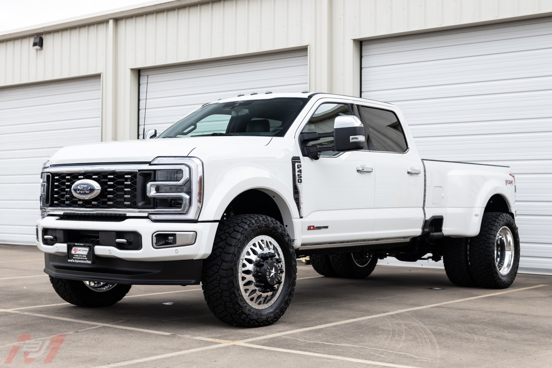 Used-2024-Ford-F-450-Super-Duty-Platinum